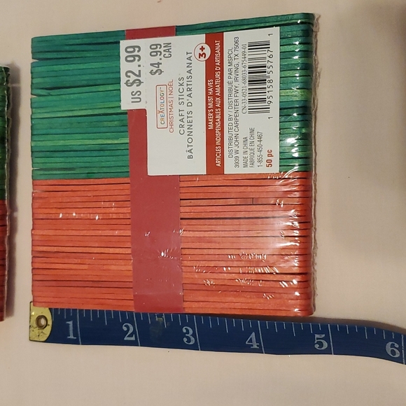 6 Sets. Red & Green Craft Sticks. - Picture 2 of 3